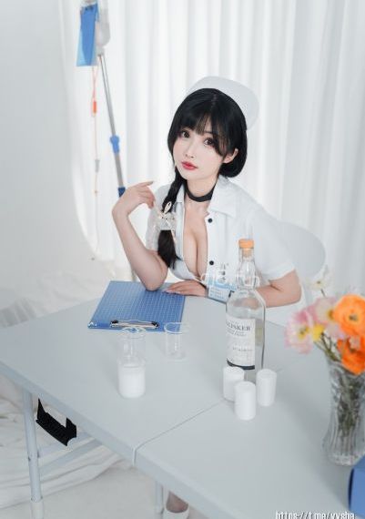 请别相信她