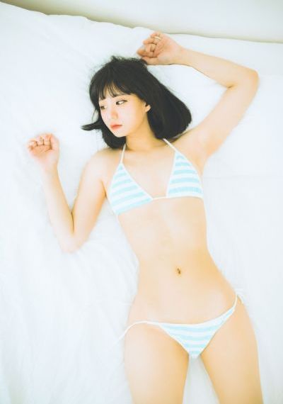 年轻的女闺蜜hd