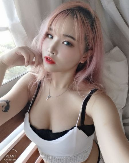 黑衣女人的香水