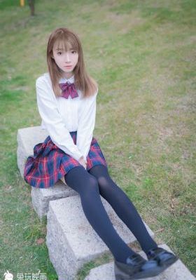 啊～嗯去教室里做h被发现