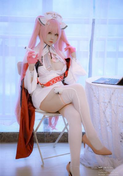 年轻的邻居女教师3