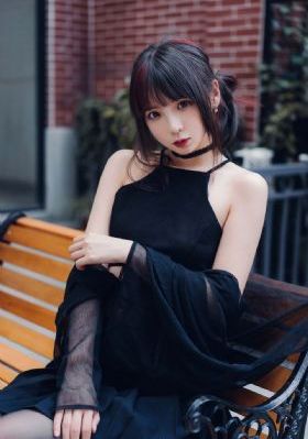 亚洲性人人天天夜夜摸