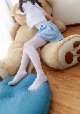 森林里的熊冬眠中
